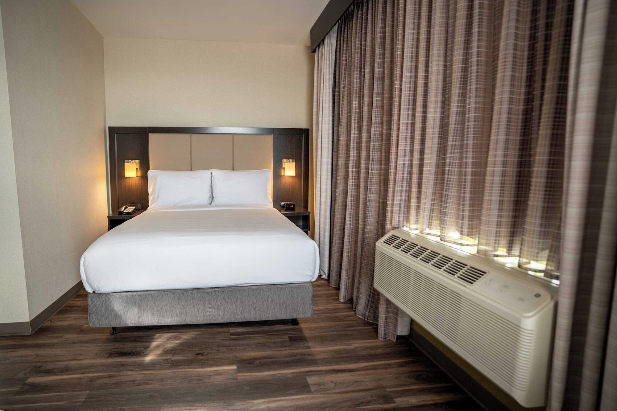 Holiday Inn Express Long Island City E New York by IHG - photo 14