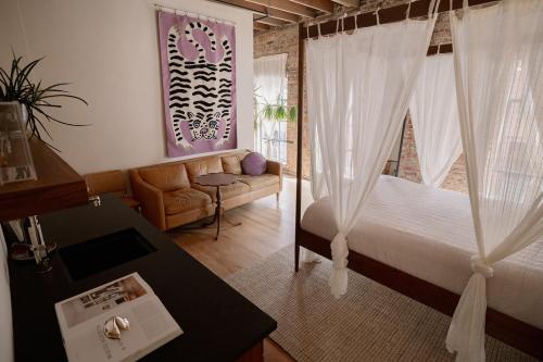 Hotel No Vacancy - photo 34
