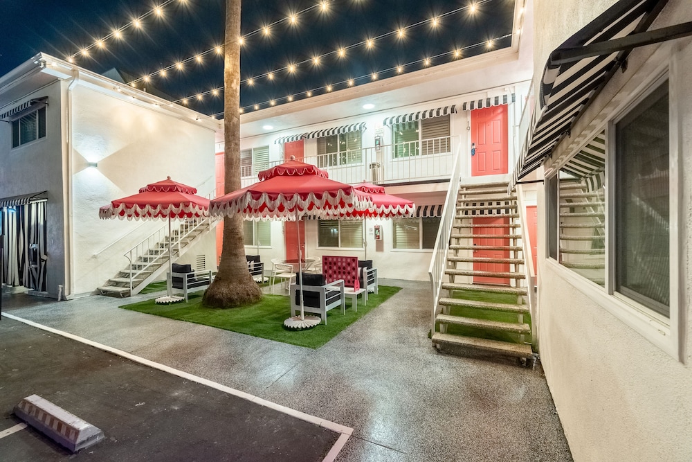 Santa Monica Hotel - photo 41