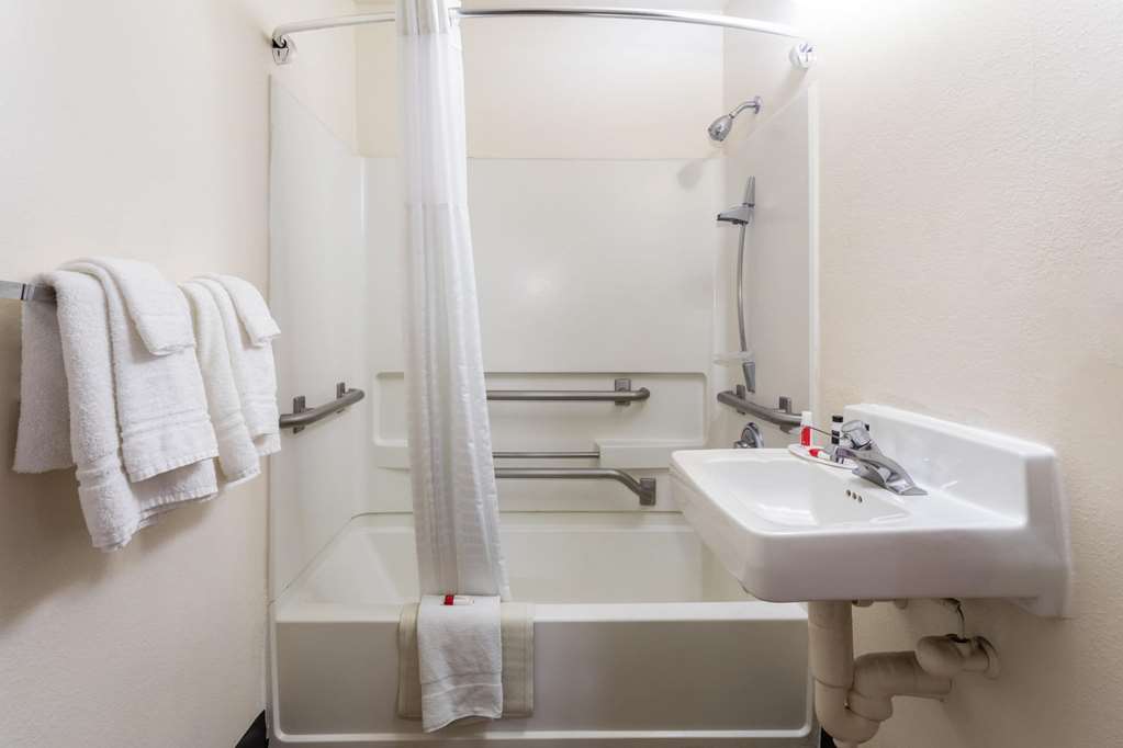 Travelodge by Wyndham Albuquerque East - photo 21