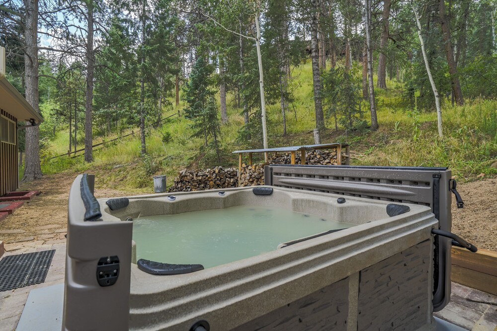 Adventure Cabin — 4-Star Luxury Hotel in Cascade, United States