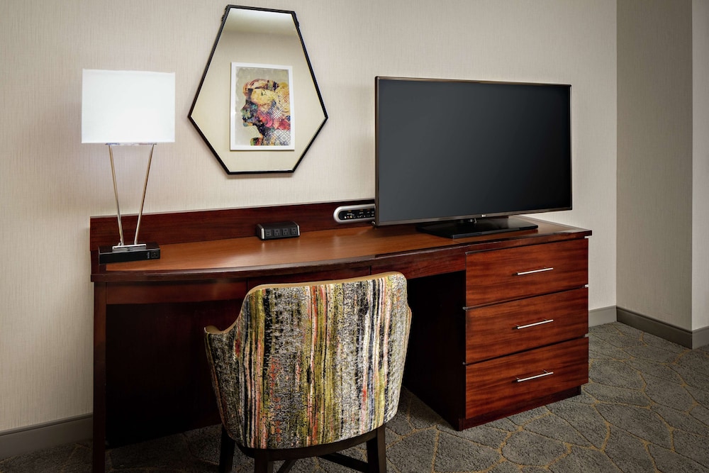 DoubleTree by Hilton Fairfield Hotel & Suites - photo 12