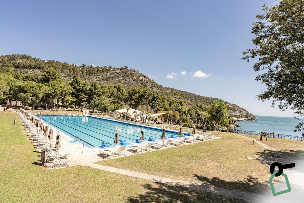 Hotiday Apartment Collection Pugnochiuso — 4-Star Luxury Hotel in Vieste, Italy