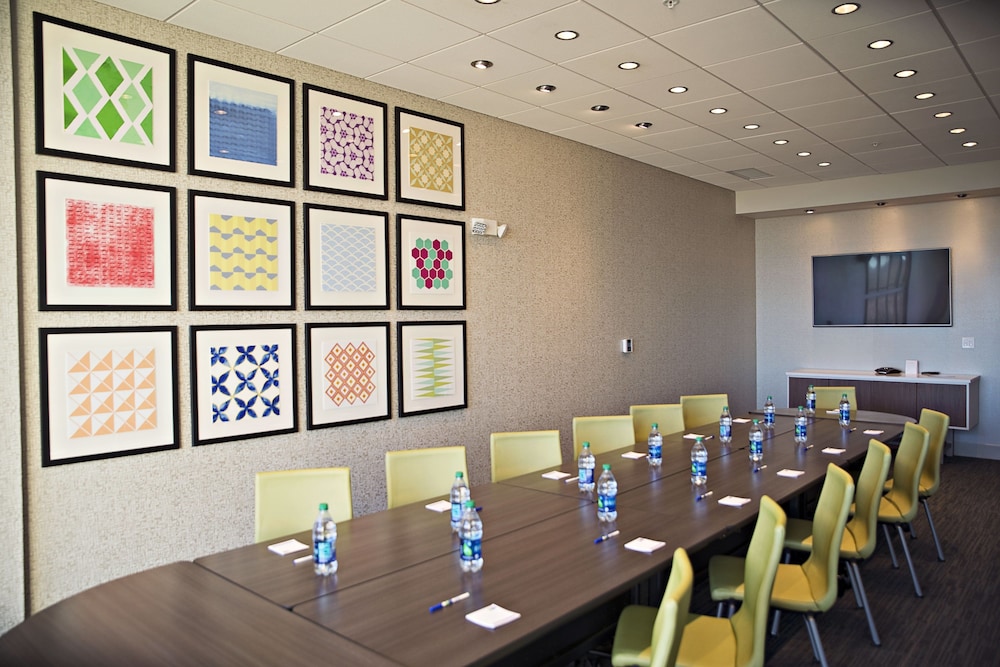 Holiday Inn Express & Suites Rantoul by IHG - photo 45