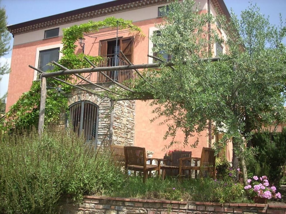 Agriturismo I Moresani — 4-Star Luxury Hotel in Casal Velino, Italy