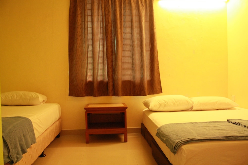 02 First Island — George Town — photo 2