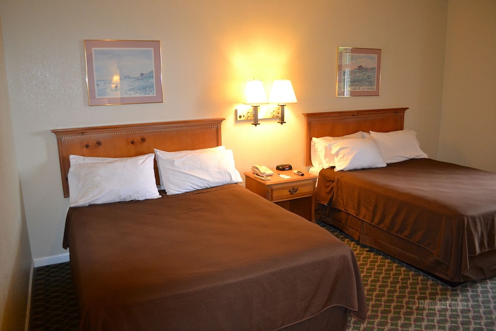 The Miramar Inn and Suites - photo 10