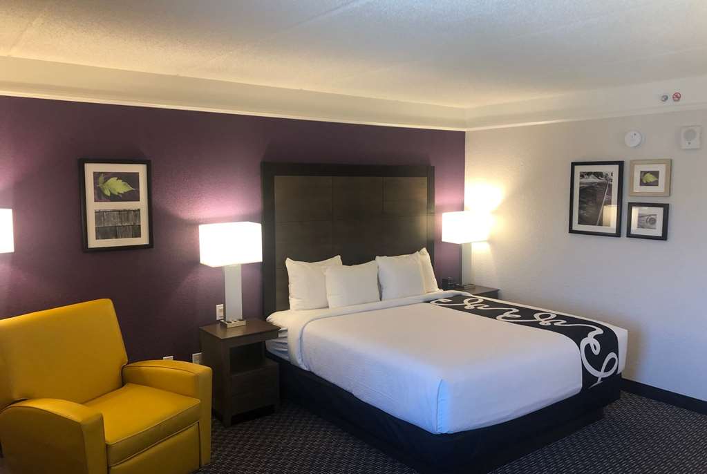 La Quinta Inn & Suites by Wyndham Panama City - photo 12