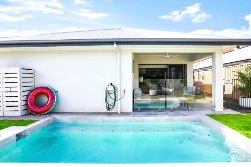 Skippers Rest Modern Comfort And Beach Proximity — Trinity Beach