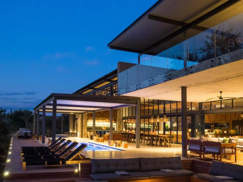 Kruger Lodge Mjejane Luxury Family Villa in Greater Kruger — 5-Star Luxury Hotel in Hectorspruit, South Africa
