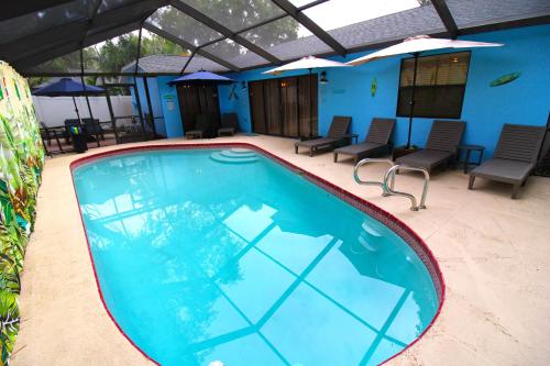 PetFriendlySpaciousHomeByCrystalBeachGameRoomPOOL — hotel in Palm Harbor
