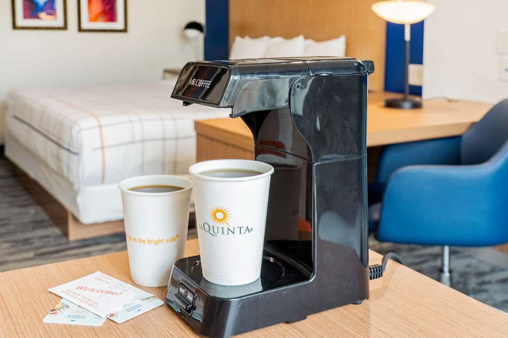 La Quinta Inn & Suites by Wyndham Katy - photo 21