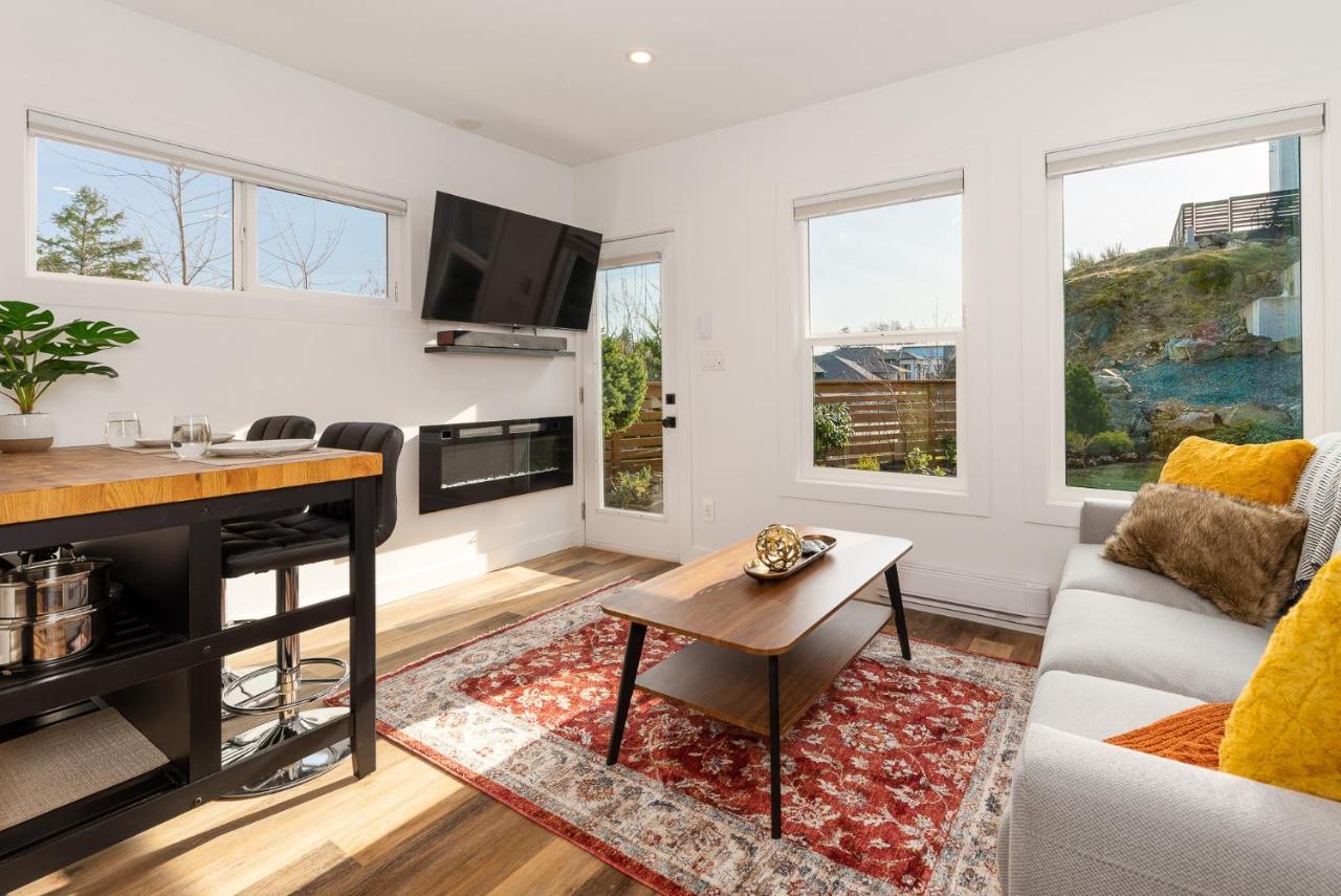 Coastal Creative Garden Studio in Victoria, Canada