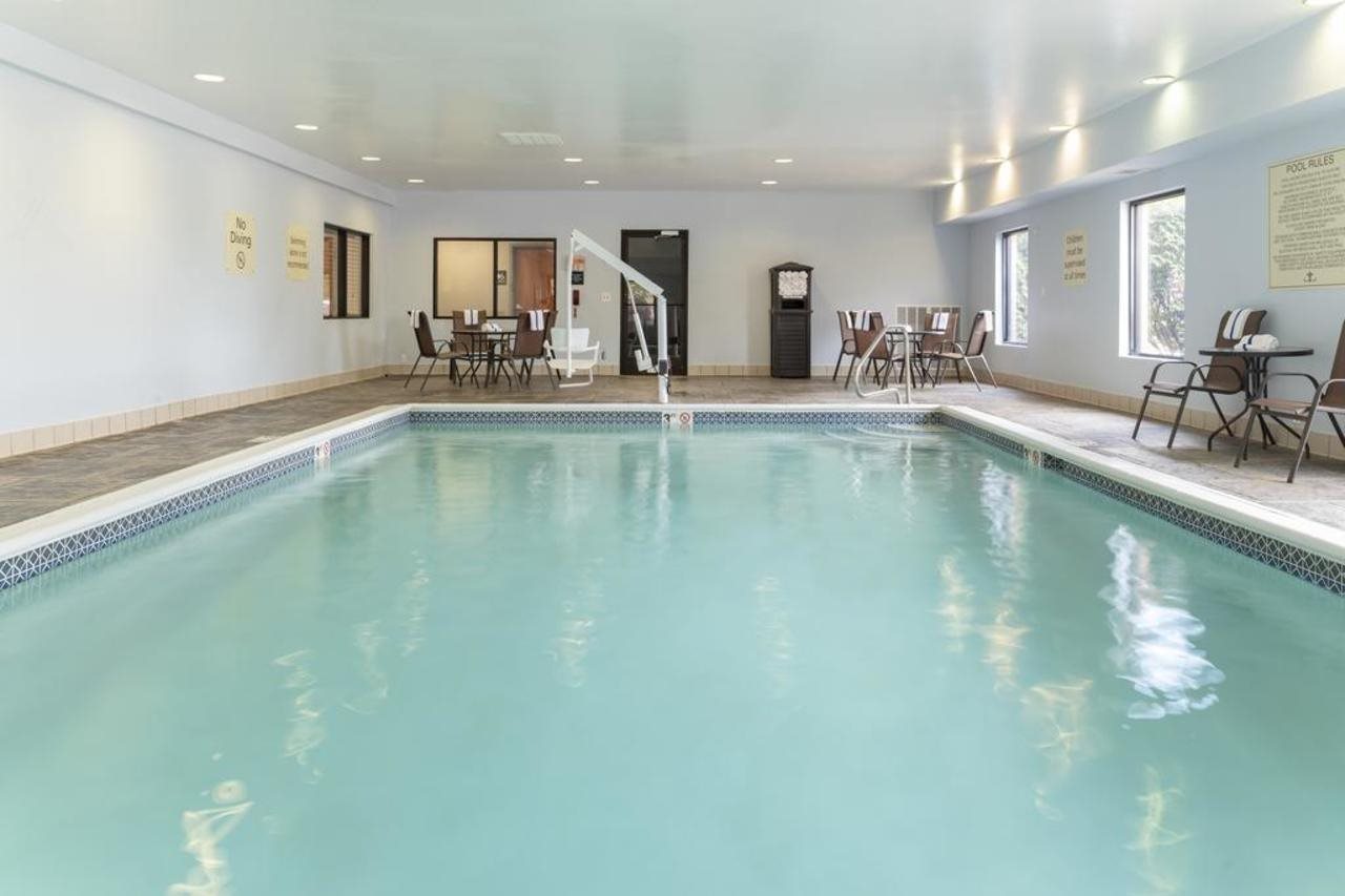 Hampton Inn Akron South - photo 7