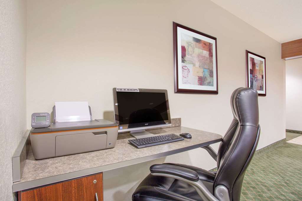 Microtel Inn & Suites By Wyndham Gassaway Sutton - photo 17