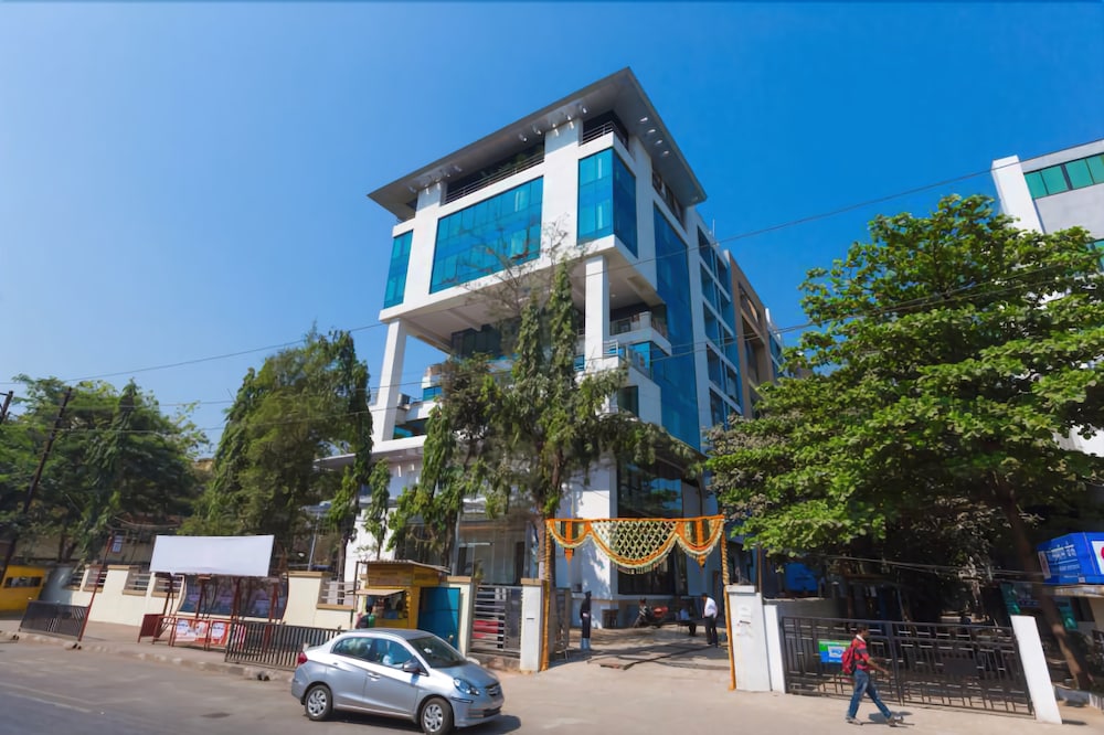 Satkar Grande Hotel in Thane, India