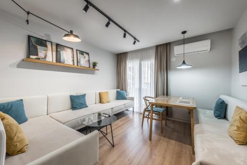 Pazari i Ri 1 Bedroom Loft — 4-Star Luxury Hotel in Tirana, Albania