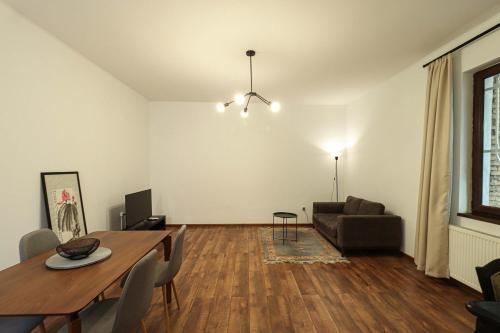Cozy Vera Apt By Wehost