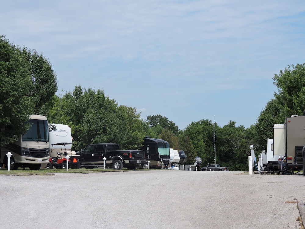 Indian Hills Inn & RV Park - photo 42