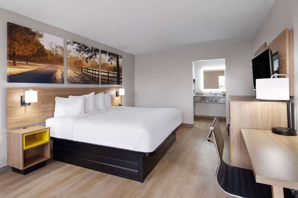 Days Inn by Wyndham Montgomery I 85 - photo 16