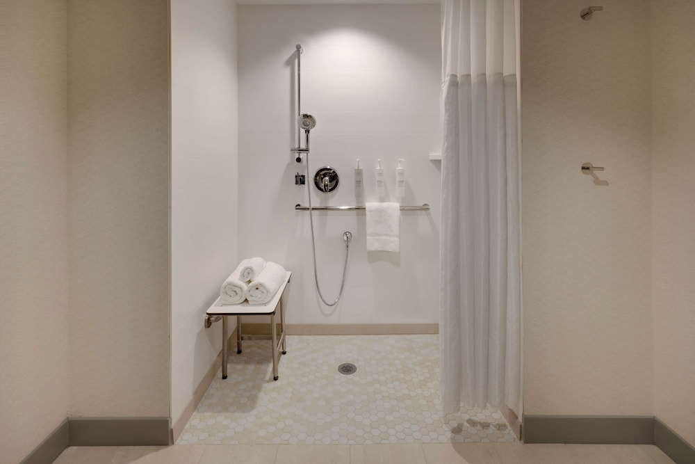 Hilton Garden Inn Haymarket - photo 33