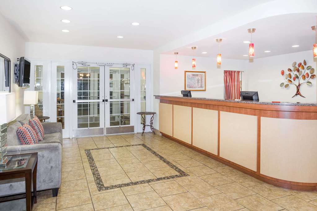 Hawthorn Extended Stay by Wyndham Panama City Beach - photo 3