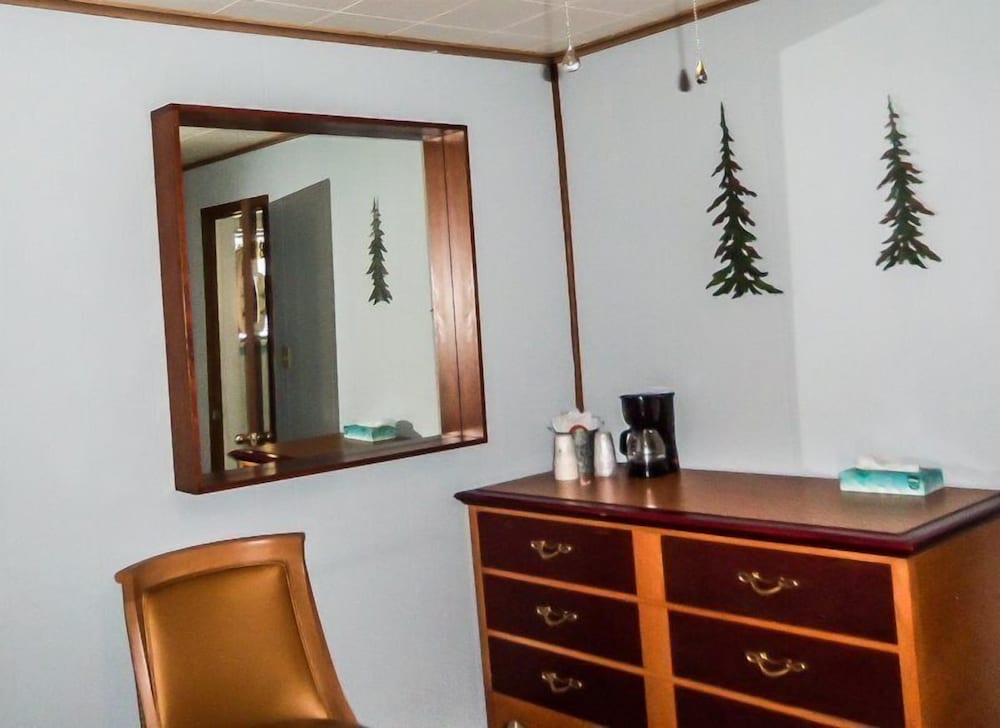 The Gold Pan Motel - photo 26