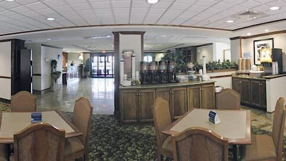 Hampton Inn Cumming - photo 26