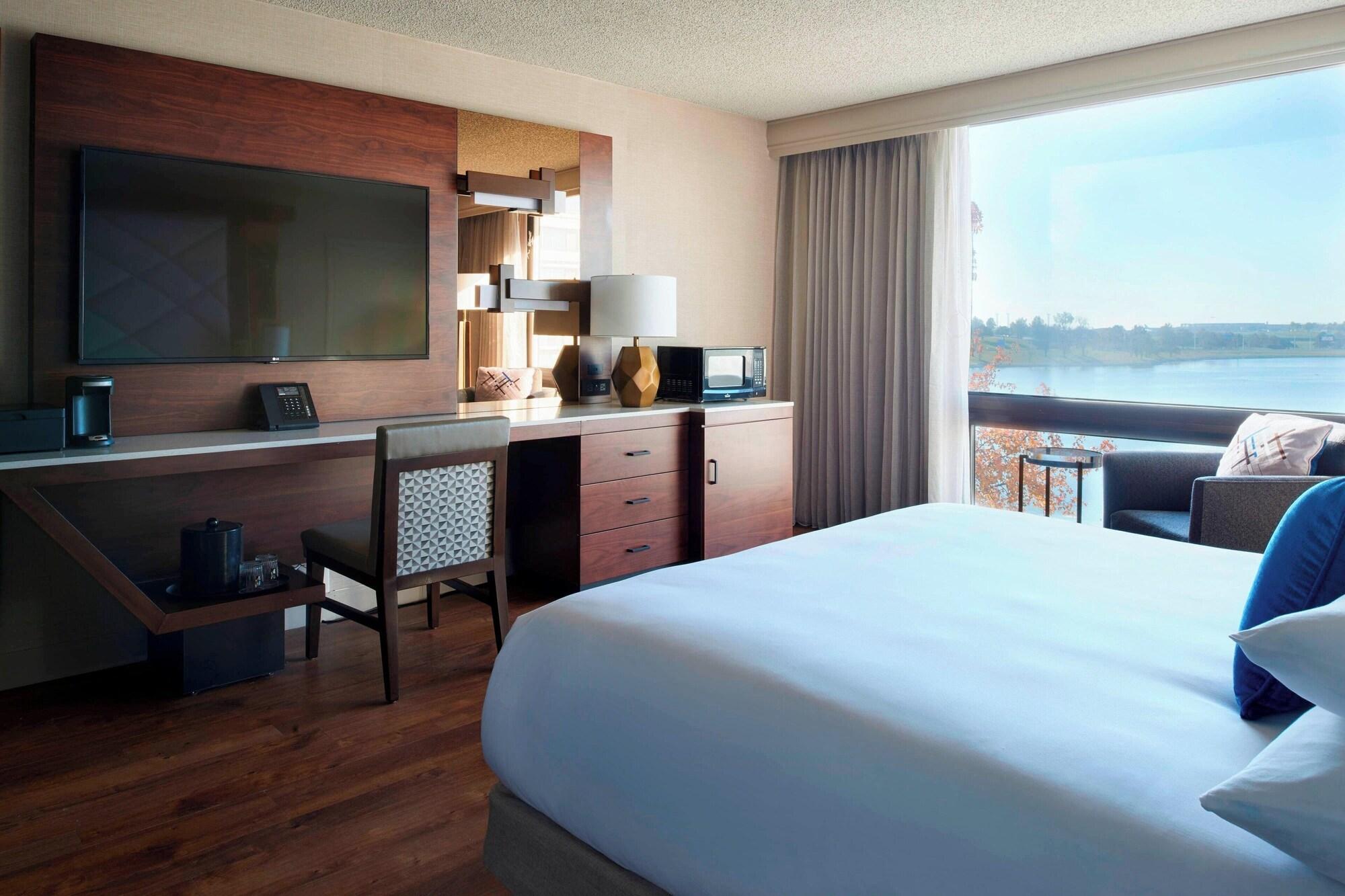 Kansas City Airport Marriott - photo 16