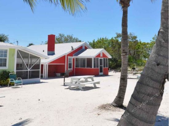 Castaways Beach and Bay Cottages - photo 7