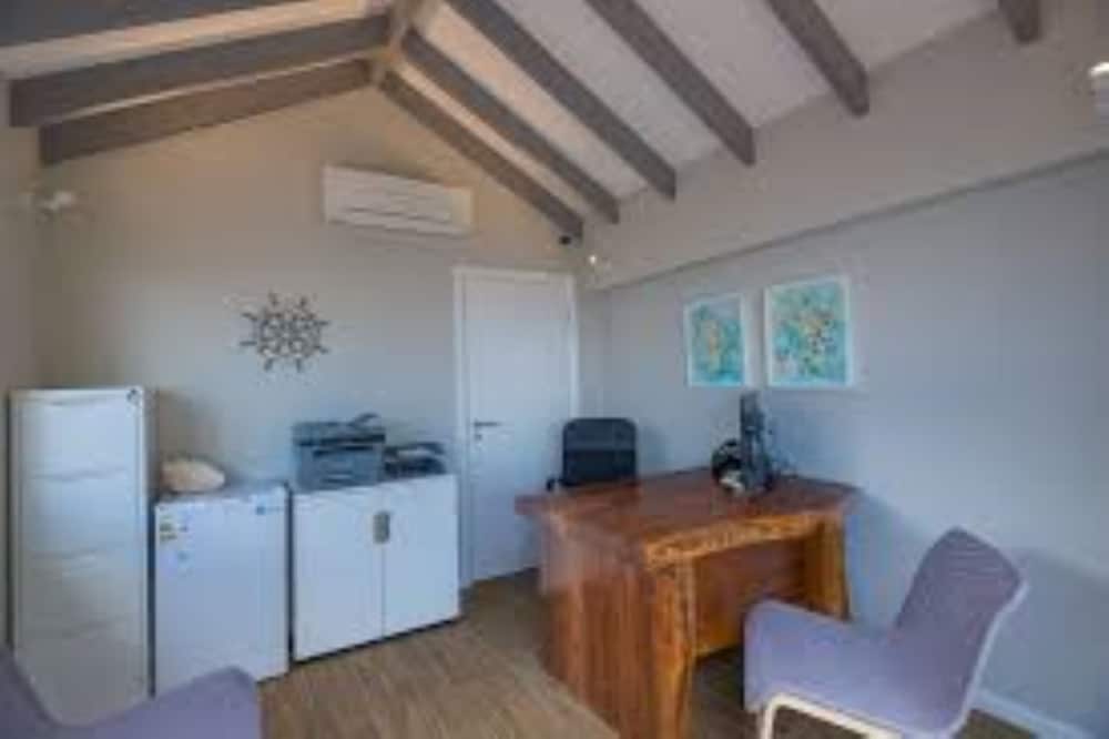 Le Nautique Luxury Beachfront Apartments — Anse Royale — photo 2