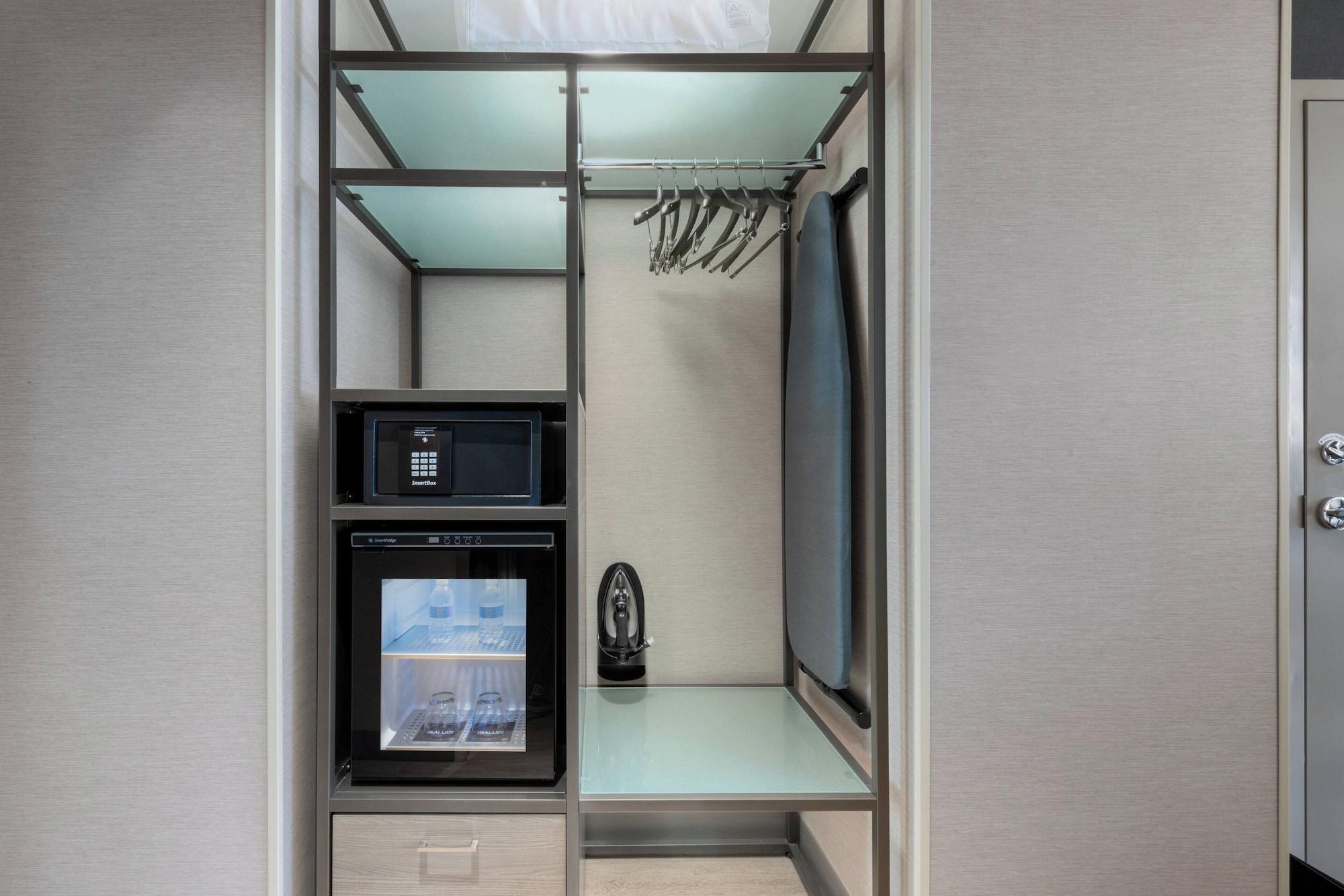 AC Hotel by Marriott Atlanta Midtown - photo 3