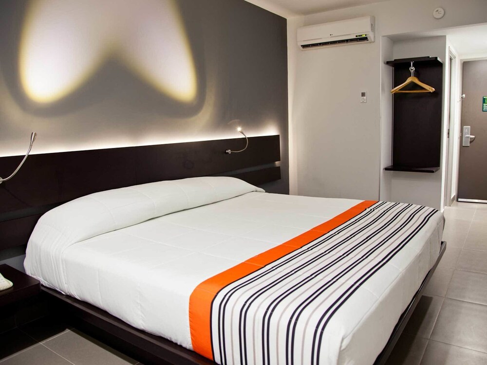 City Express Junior Ciudad del Carmen Aeropuerto