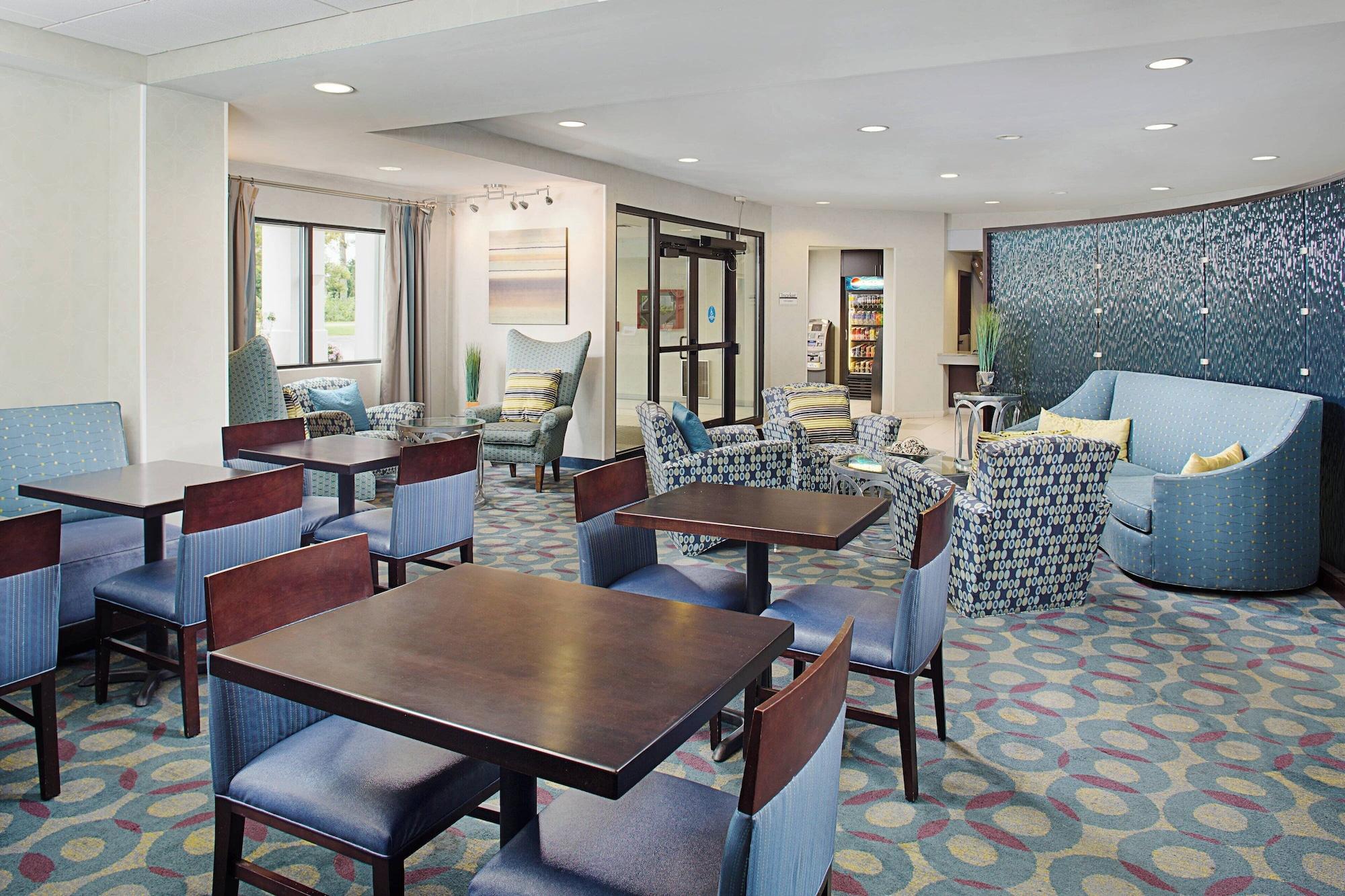 SpringHill Suites Manchester Boston Regional Airport - photo 23
