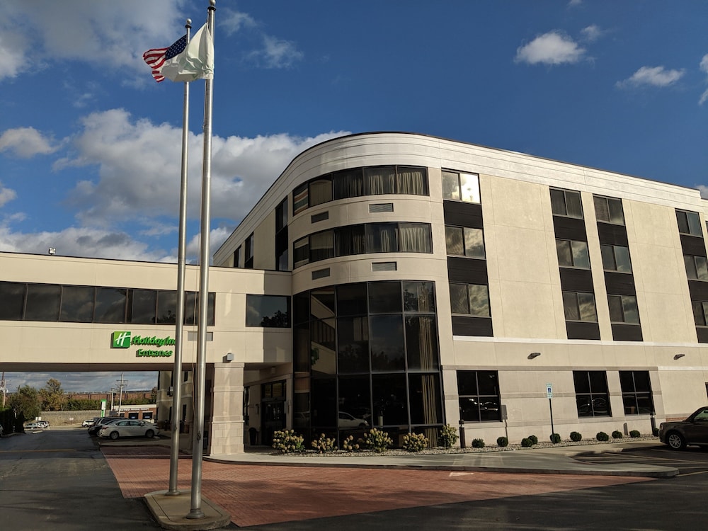 Holiday Inn Champaign by IHG - carbon neutral hotel in Champaign
