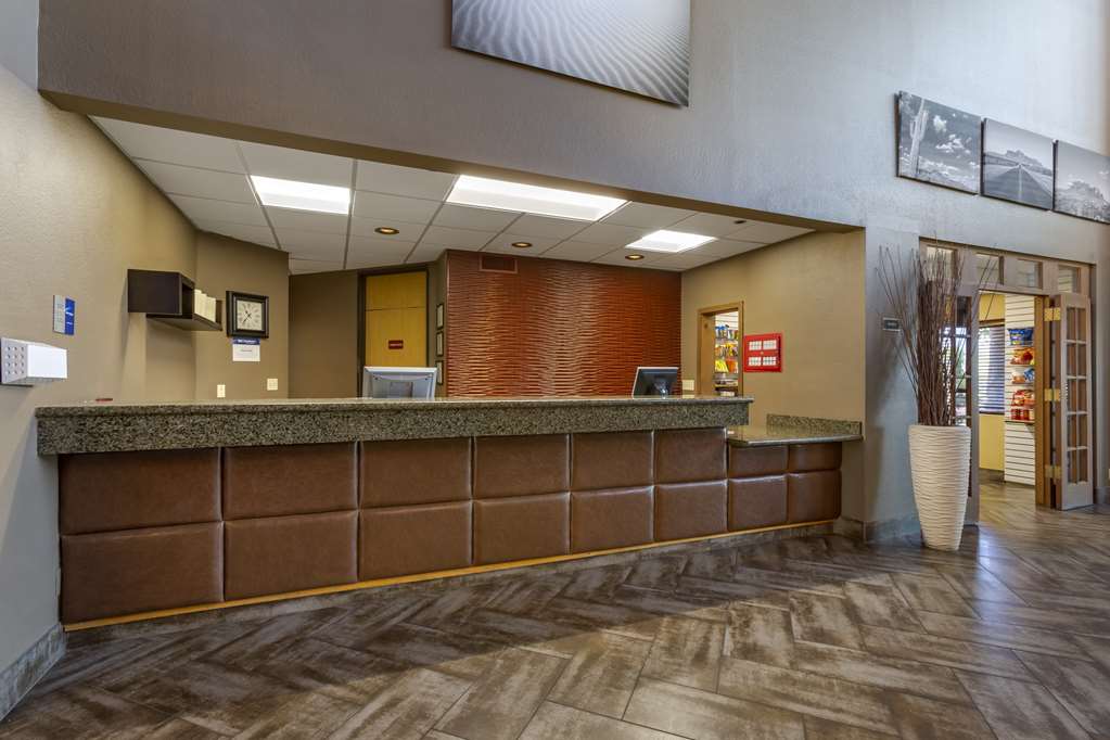 Best Western Plus Scottsdale Thunderbird Suites - photo 10