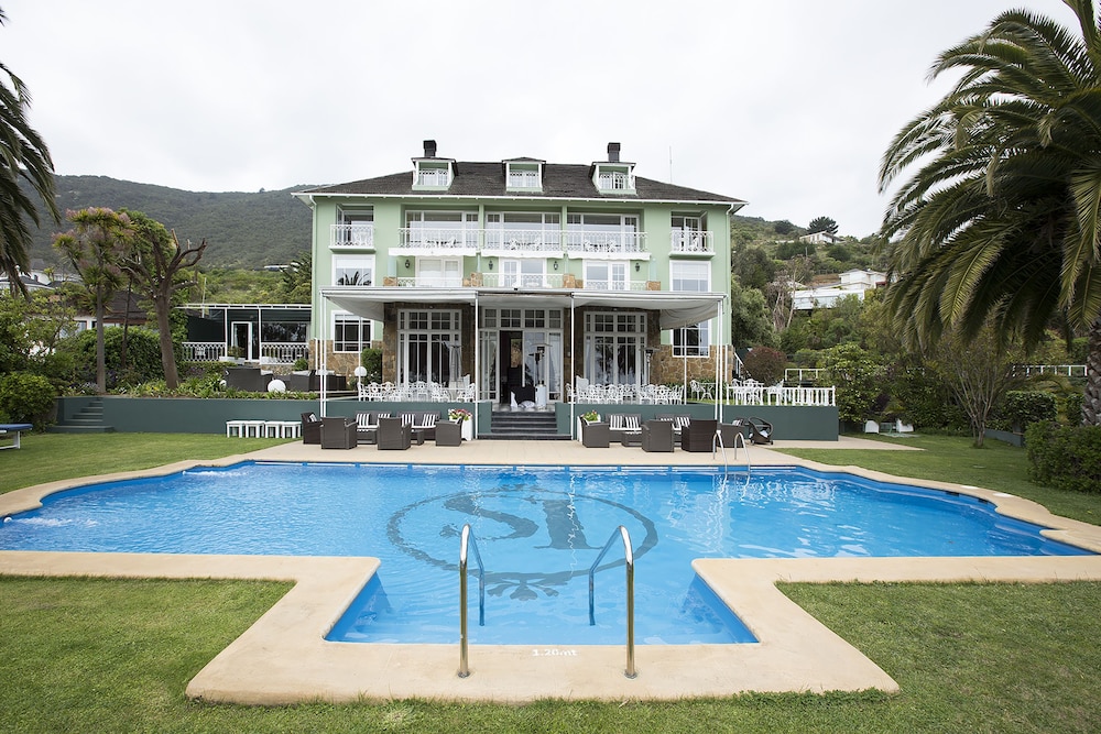 Hotel Isla Seca in Valparaiso, Chile