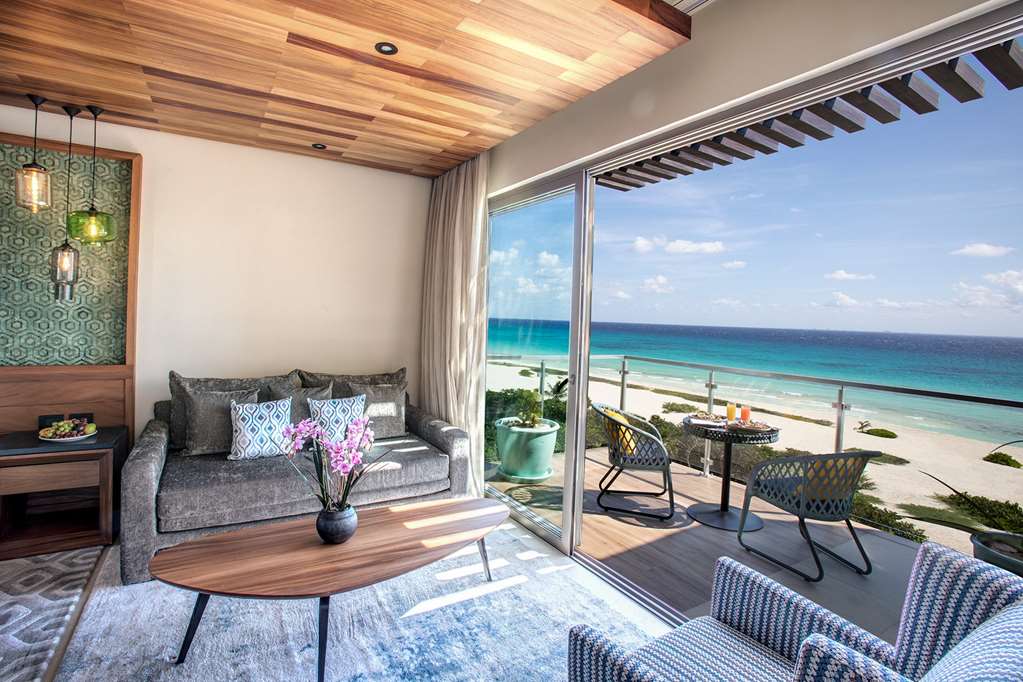 King Corner Balcony Ocean R