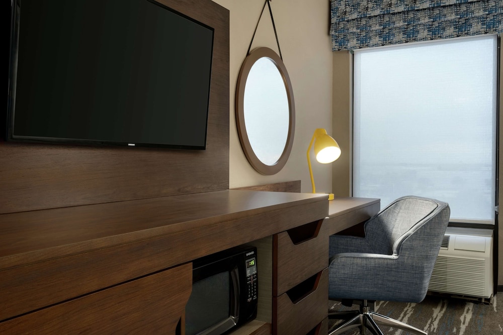 Hampton Inn Phoenix Chandler - photo 8