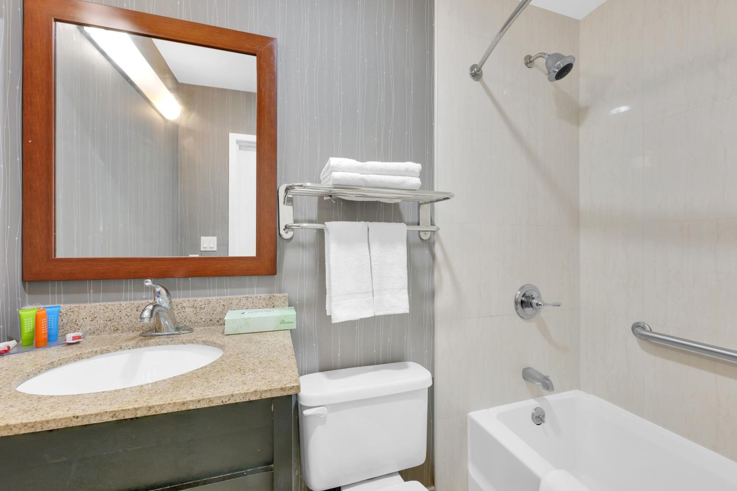 Hotel Pergola JFK Airport - photo 14