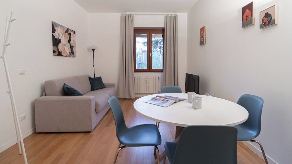 Italianway Easy Indipendenza 5 — 4-Star Luxury Hotel in Milan, Italy