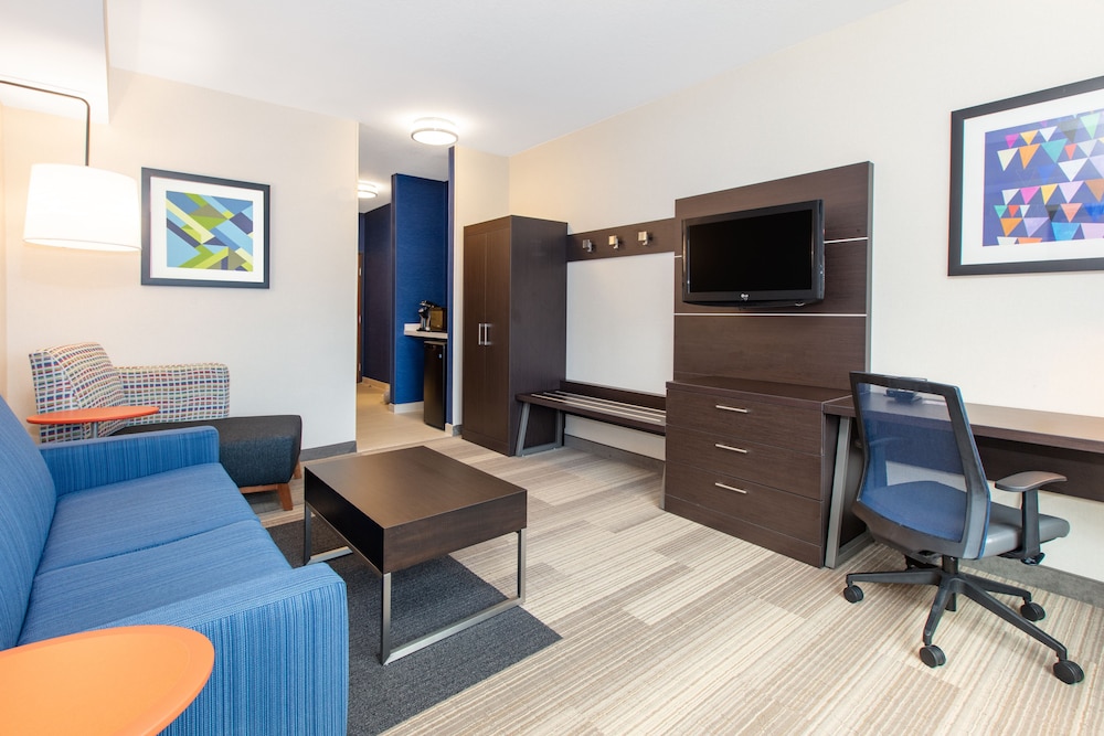 Holiday Inn Express Hotel & Suites Seaside Convention Center by IHG - photo 12