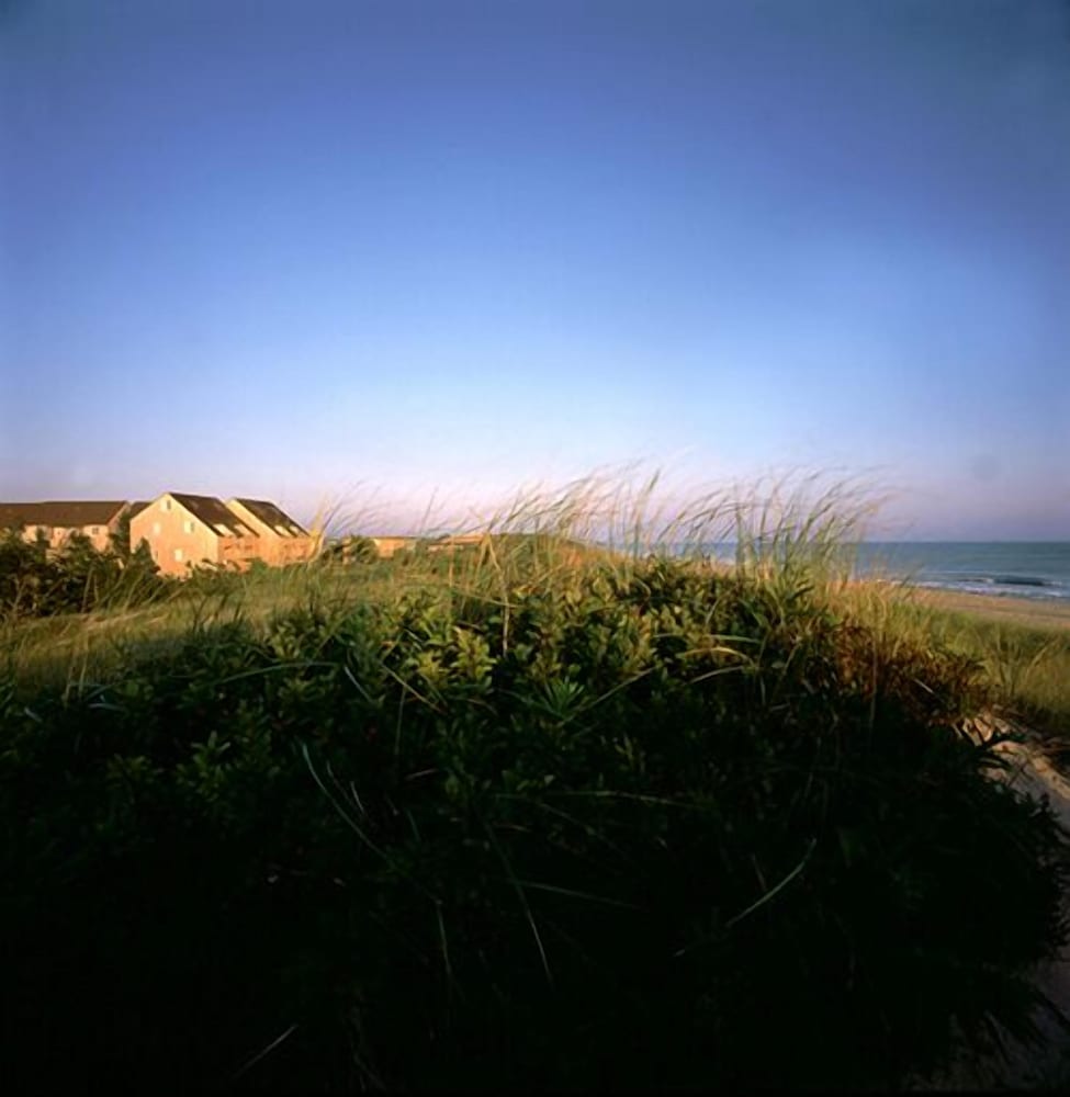 Windward Shores Ocean Resort - carbon neutral hotel in Amagansett