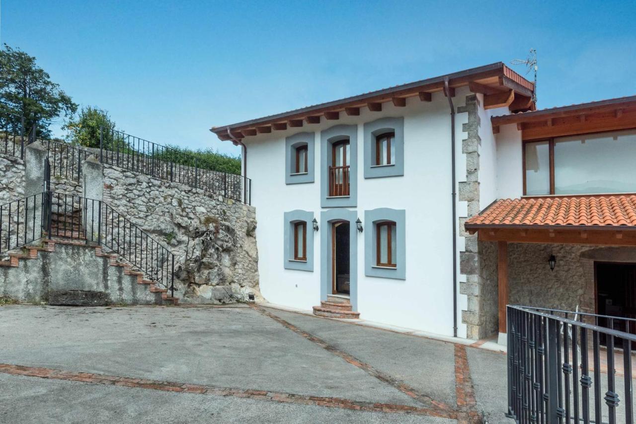 Casa Maruja Confort Vistas Y Encanto Rural — 4-Star Luxury Hotel in Llanes, Spain
