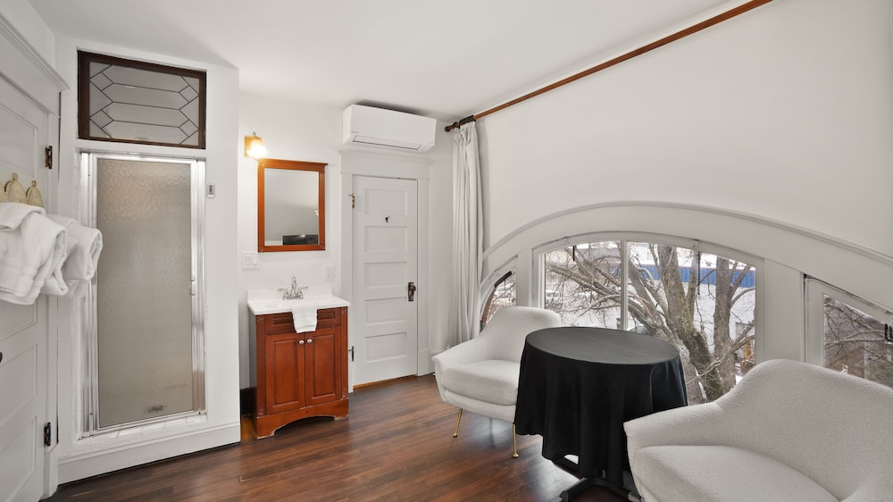 Greenbriar Inn - photo 14