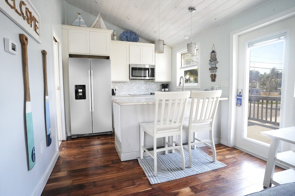Lighthouse Resort Inn & Suites - photo 25