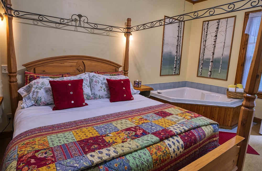 Rockwell Falls Inn and Wine Bar - photo 34