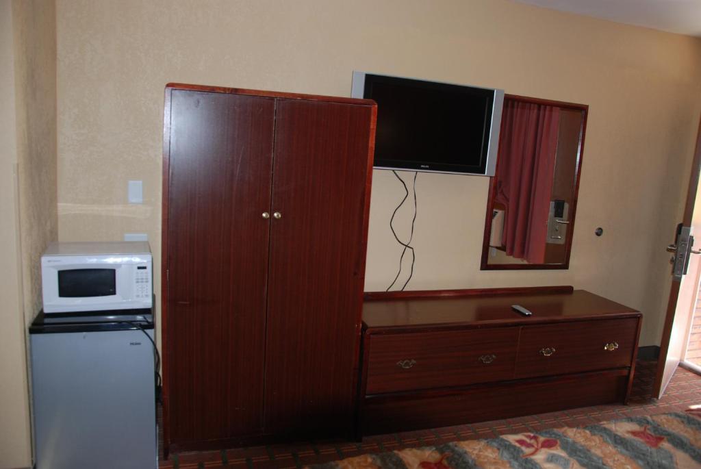 Mount Laurel Motel - photo 12