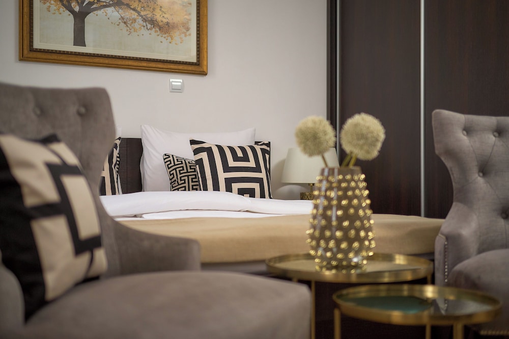 Studios No. 81 - carbon neutral hotel in Split