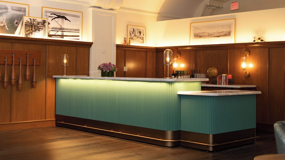 Harbor Court Hotel - photo 3